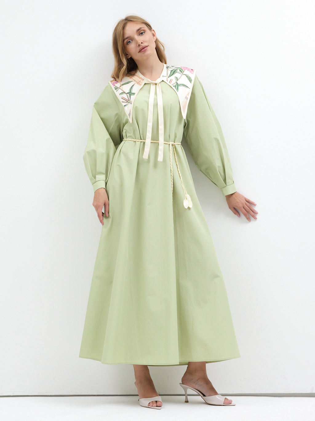 Detachable Printed Collar Belted Maxi Dress