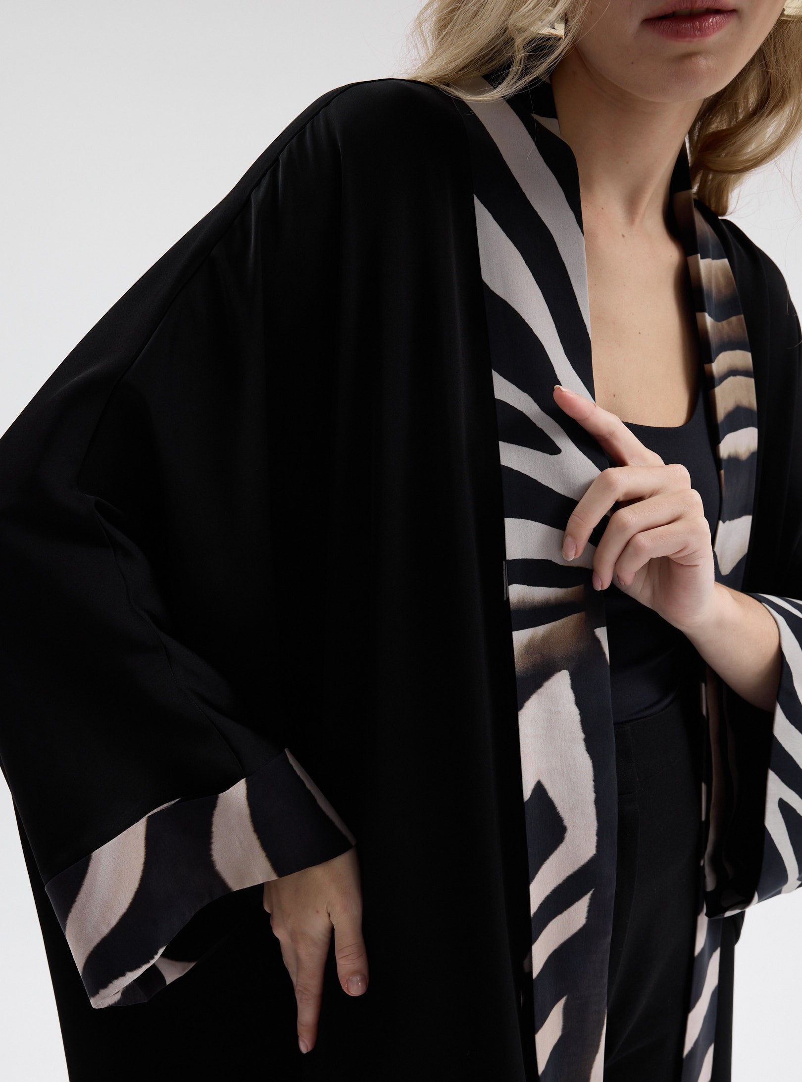 Black Leopard Abaya - Store WF