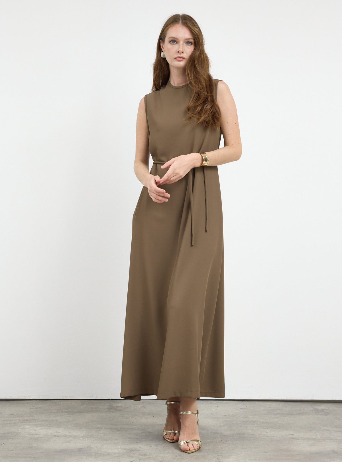 Three-Piece Dress & Jacket Set with Brooch and Slim Tie Belt Brown
