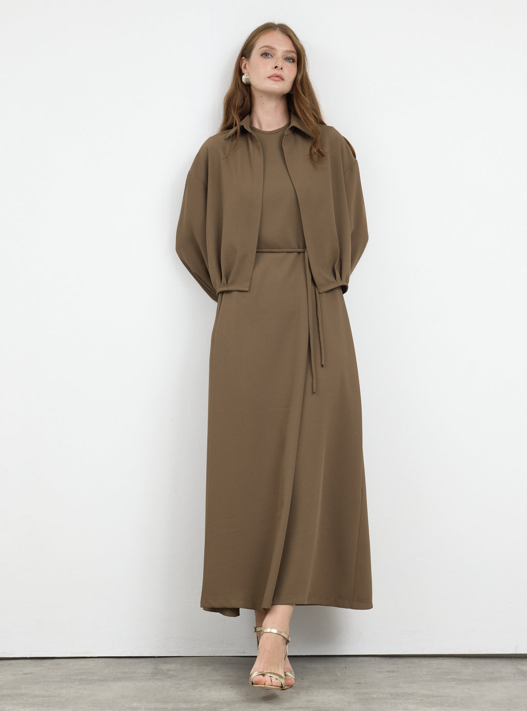 Three-Piece Dress & Jacket Set with Brooch and Slim Tie Belt Brown