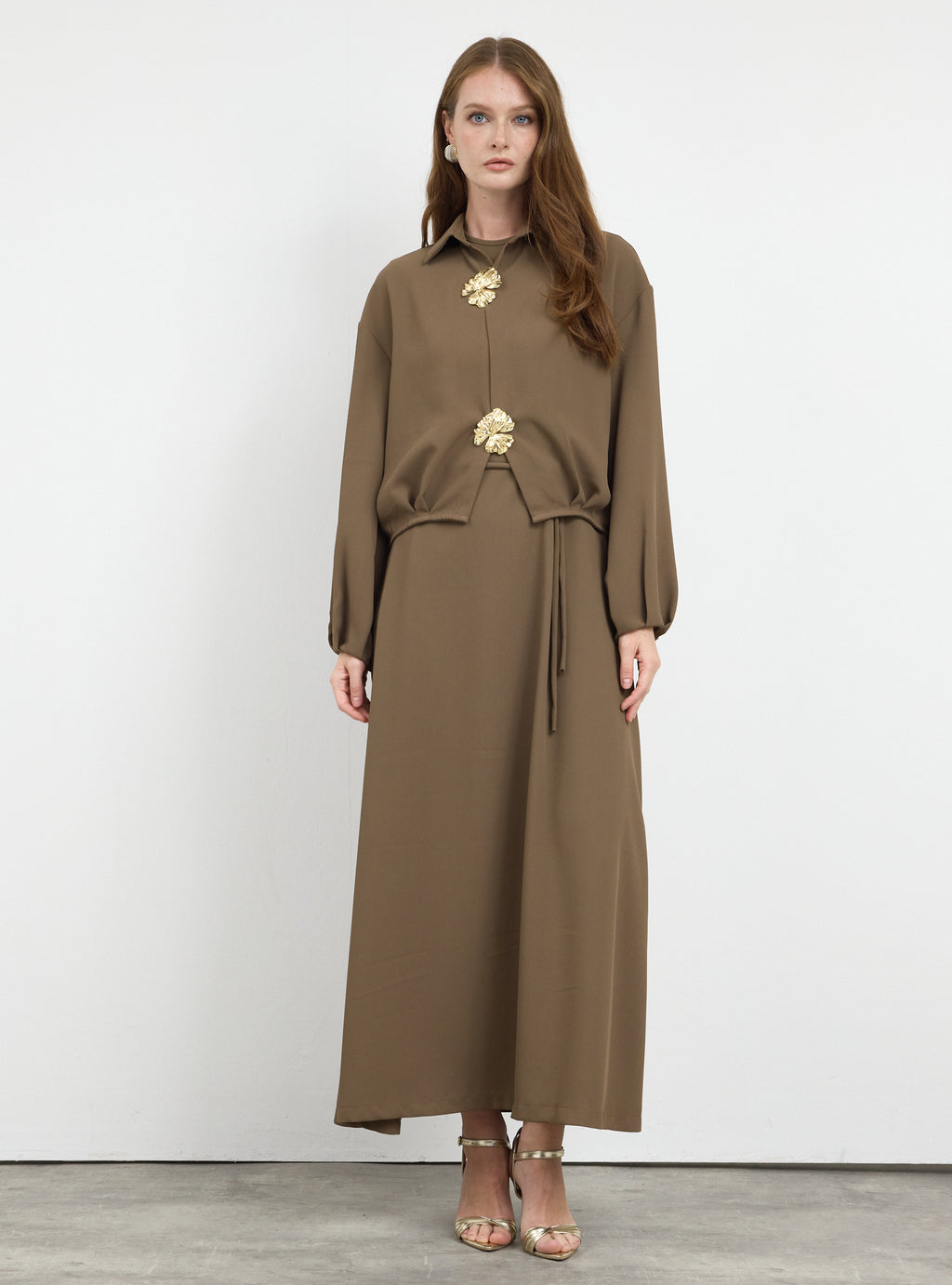 Three-Piece Dress & Jacket Set with Brooch and Slim Tie Belt Brown