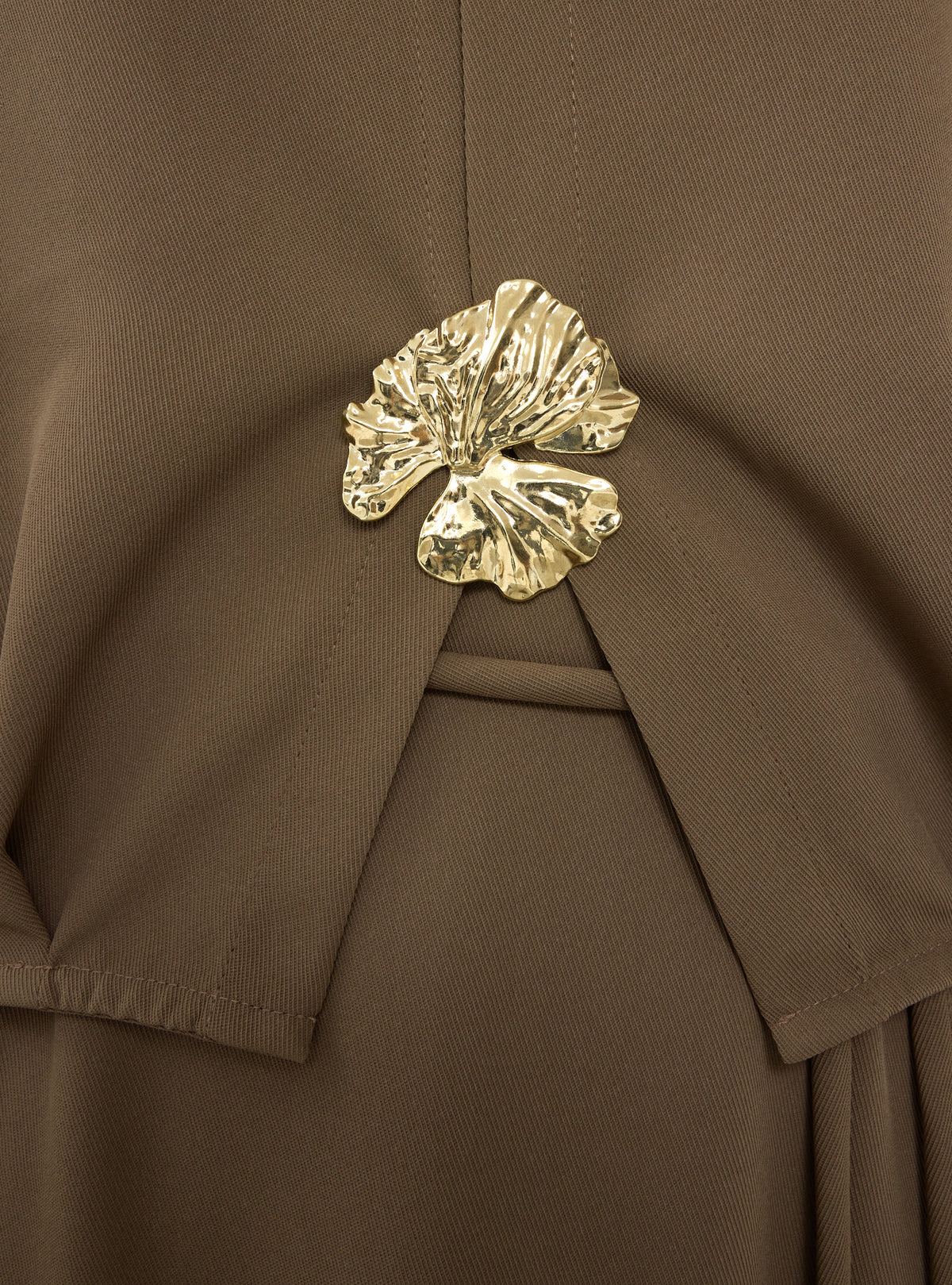 Three-Piece Dress & Jacket Set with Brooch and Slim Tie Belt Brown