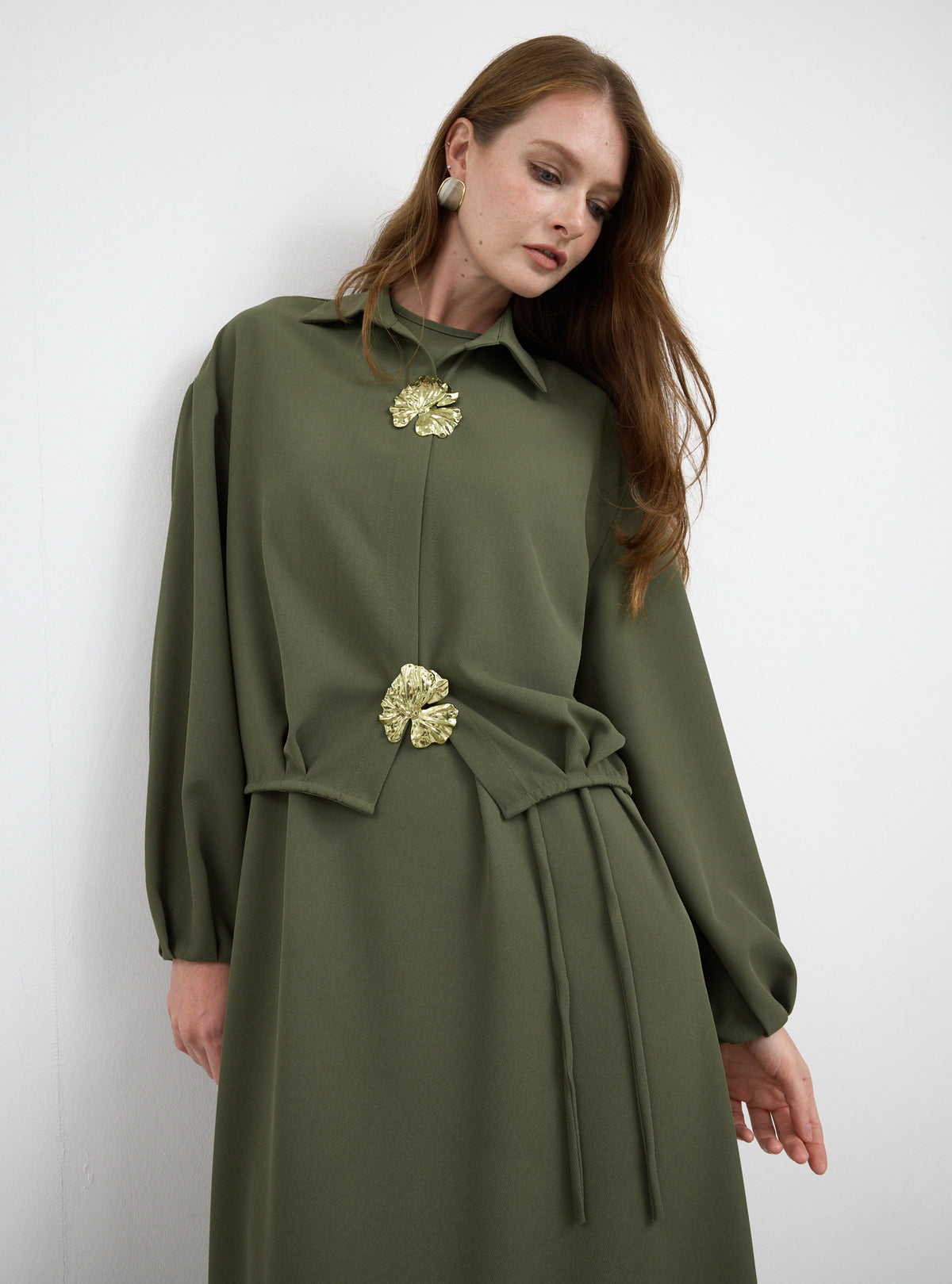 Three-Piece Dress & Jacket Set with Brooch and Slim Tie Belt Green