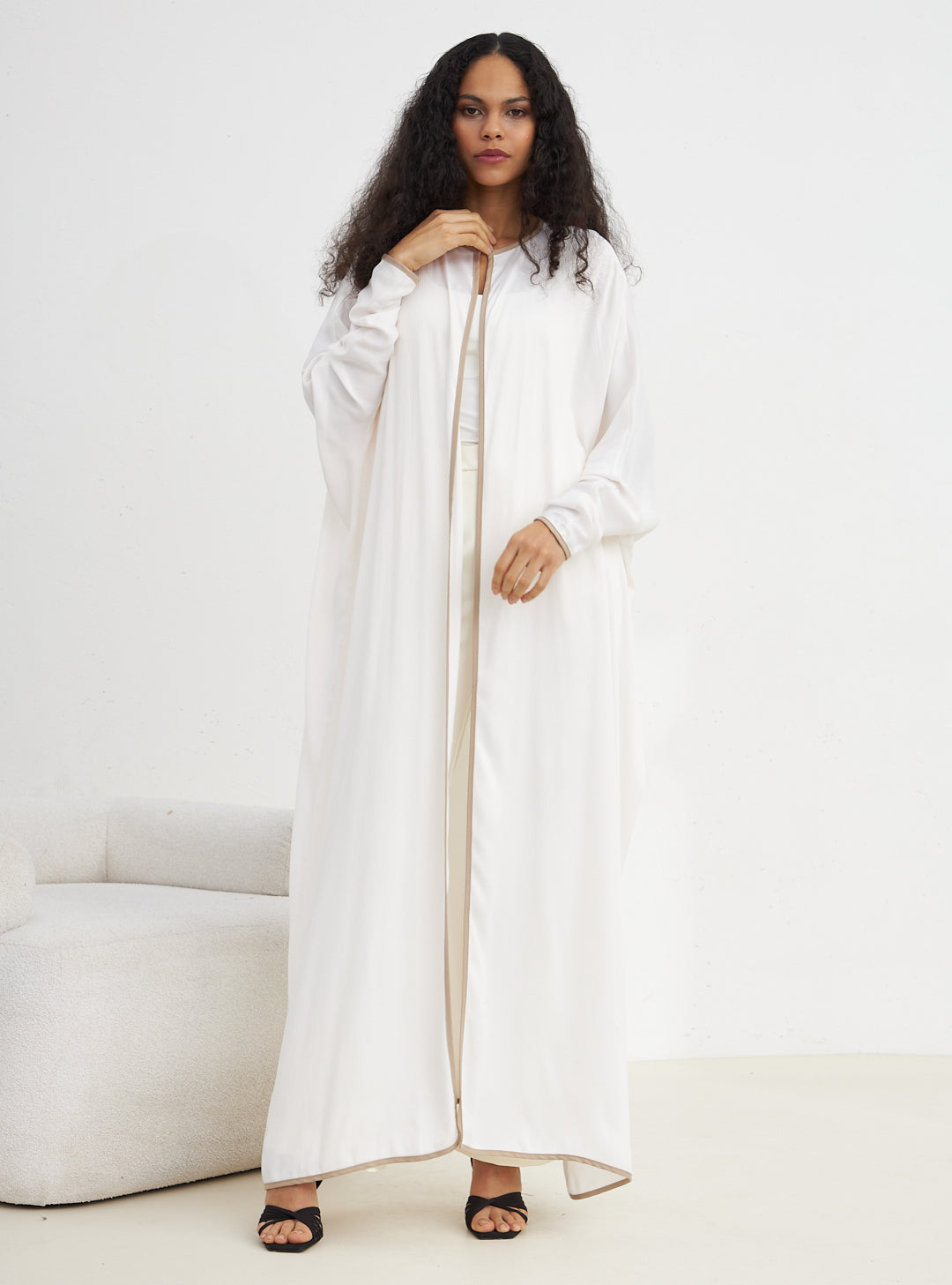 Abaya Offwhite With Light Brown Piping